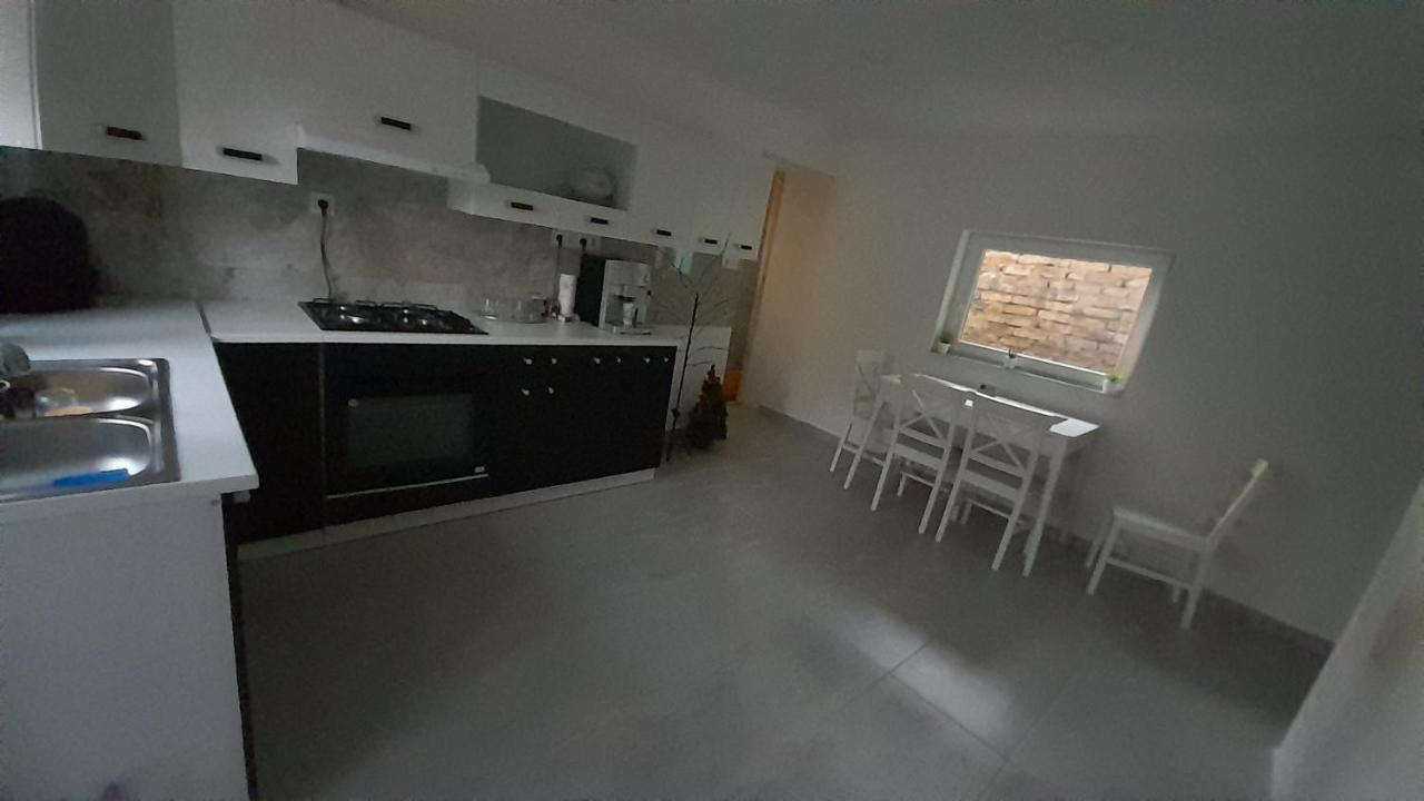 Апартаменти Horvath Apartman Кестхей Екстер'єр фото
